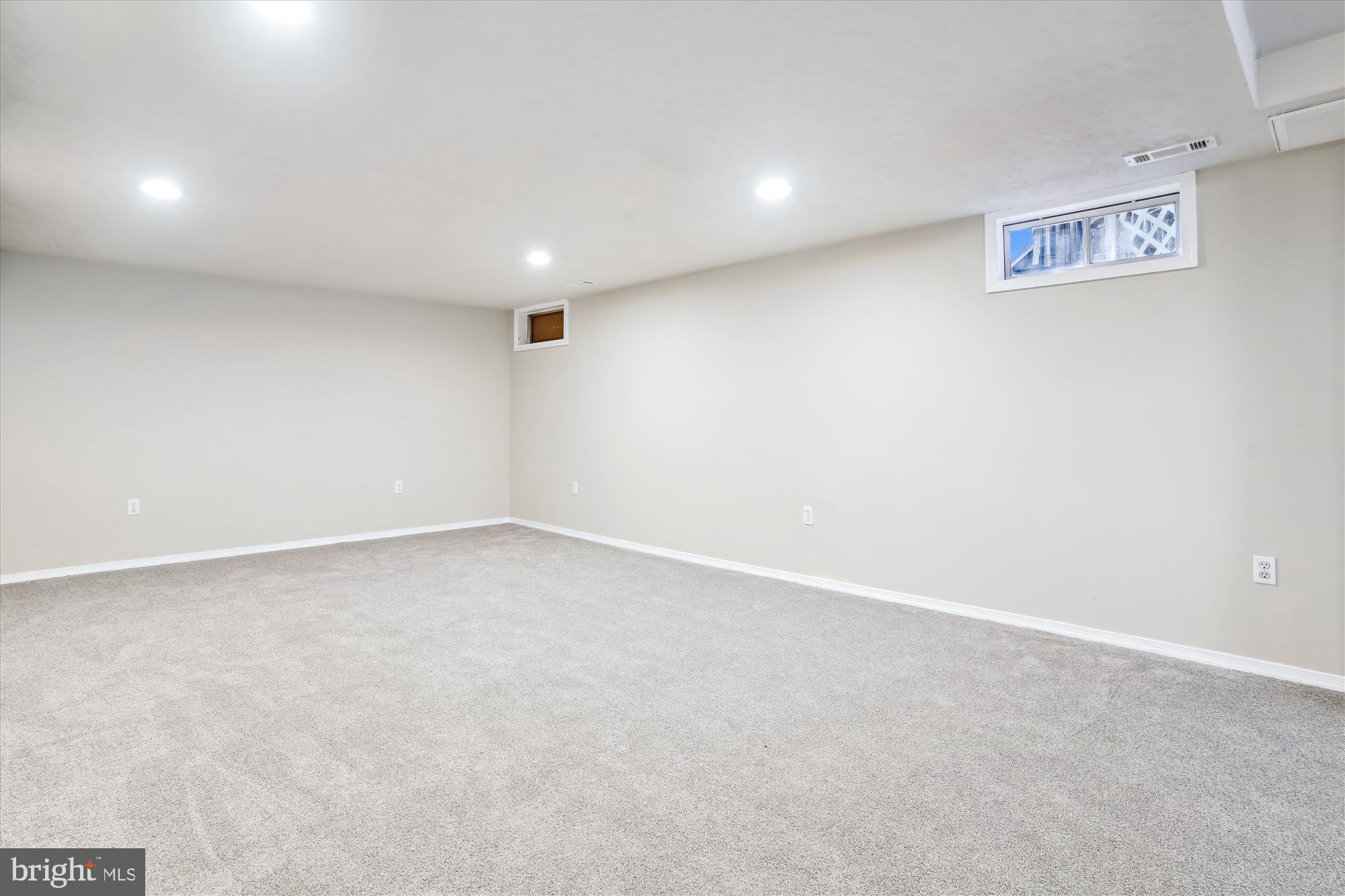 10204 NAPOLEON STREET