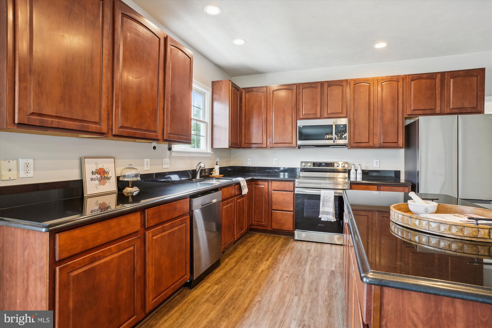 10204 NAPOLEON STREET