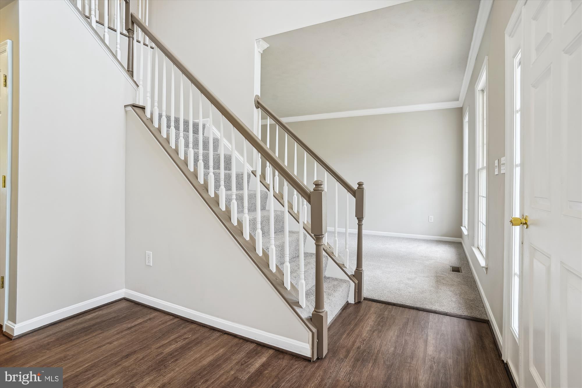 10204 NAPOLEON STREET