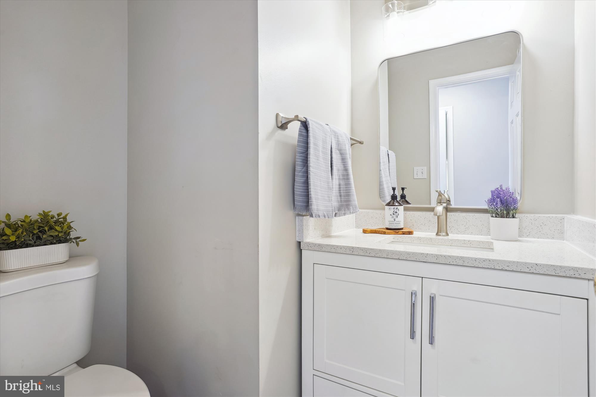 10204 NAPOLEON STREET