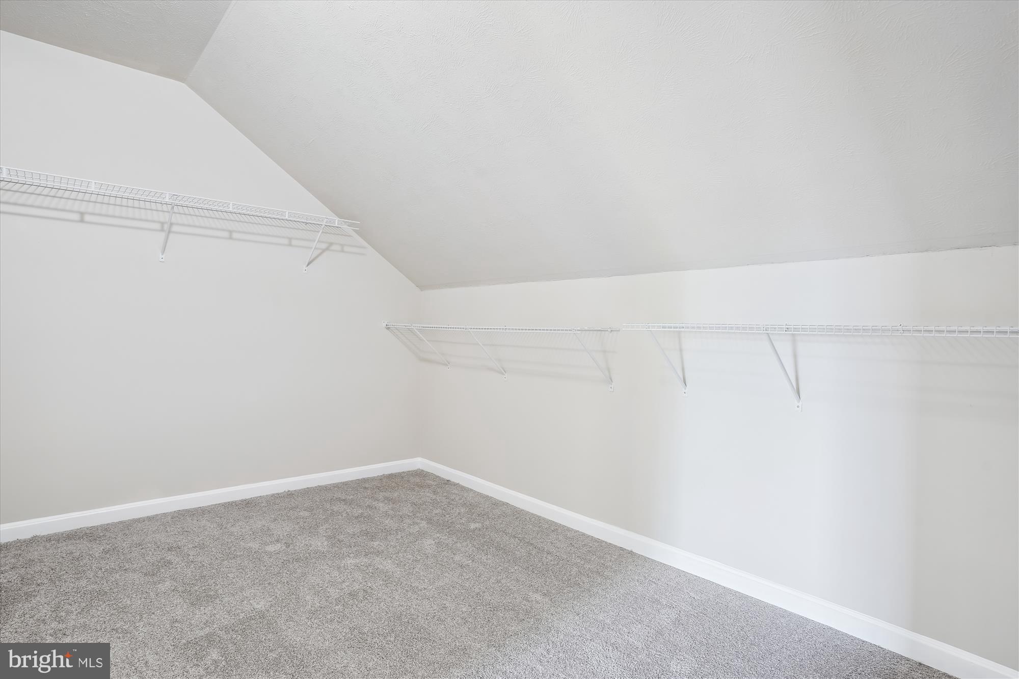 10204 NAPOLEON STREET