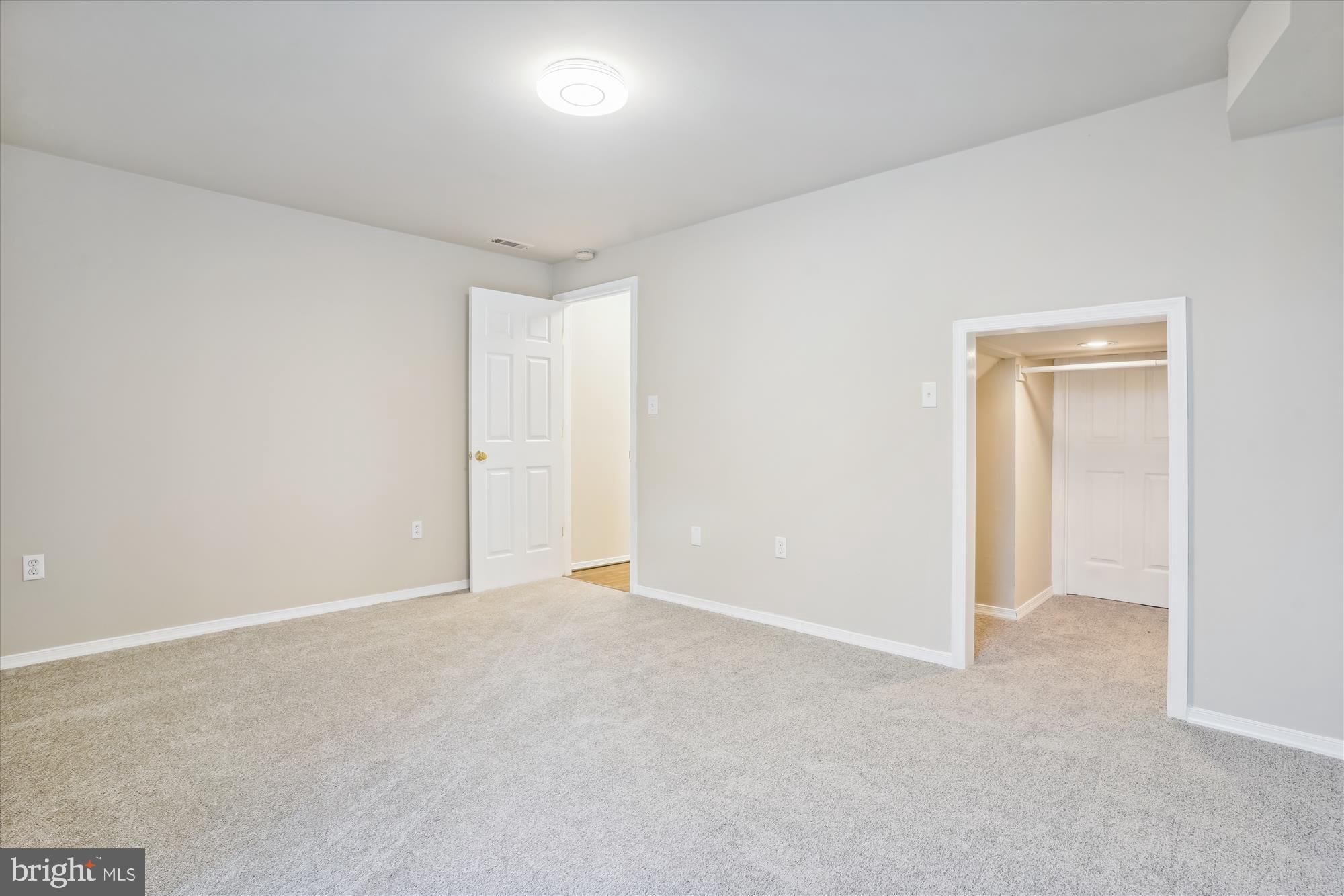 10204 NAPOLEON STREET