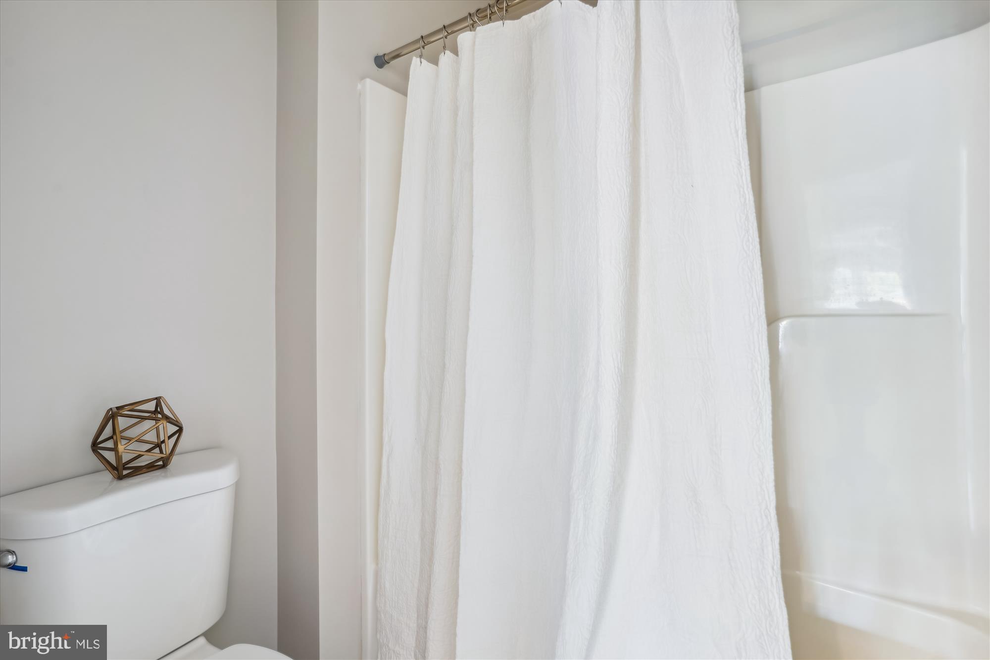 10204 NAPOLEON STREET