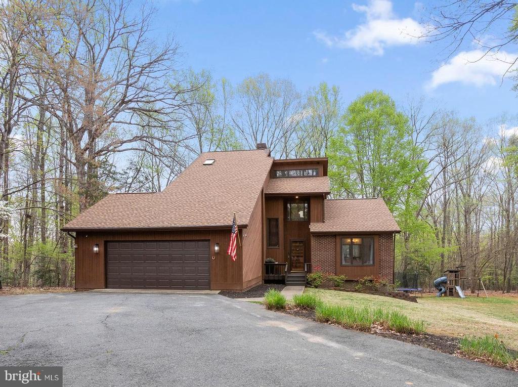 3 BEECH TREE COURT