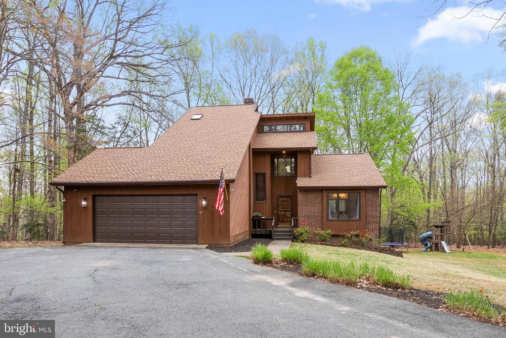 3 BEECH TREE COURT
