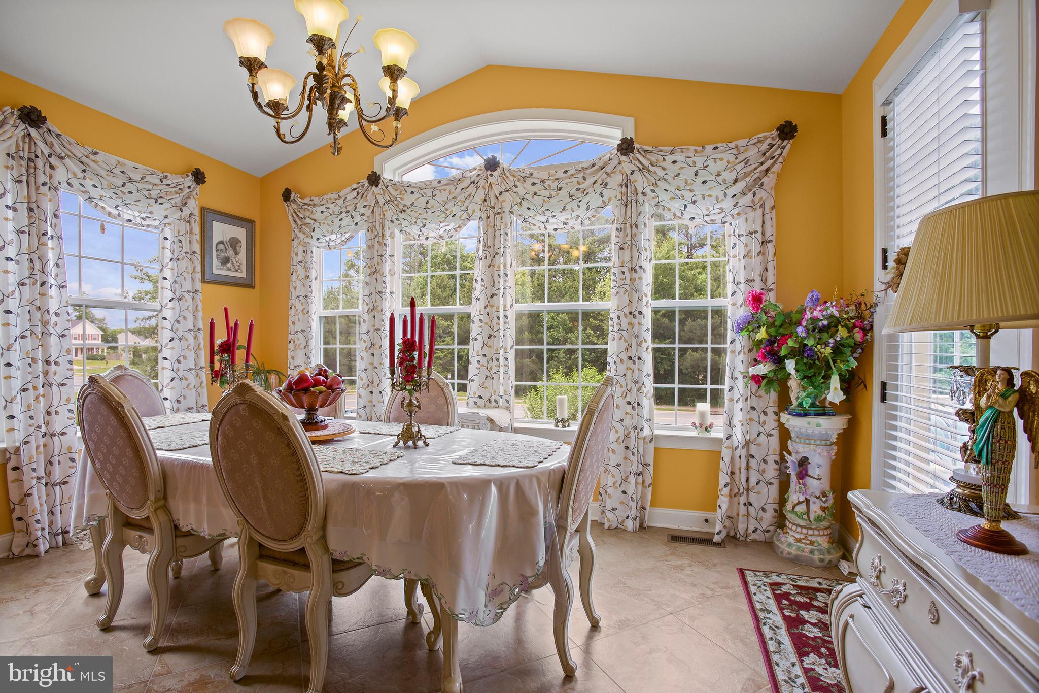 6109 BLACK OAK COURT