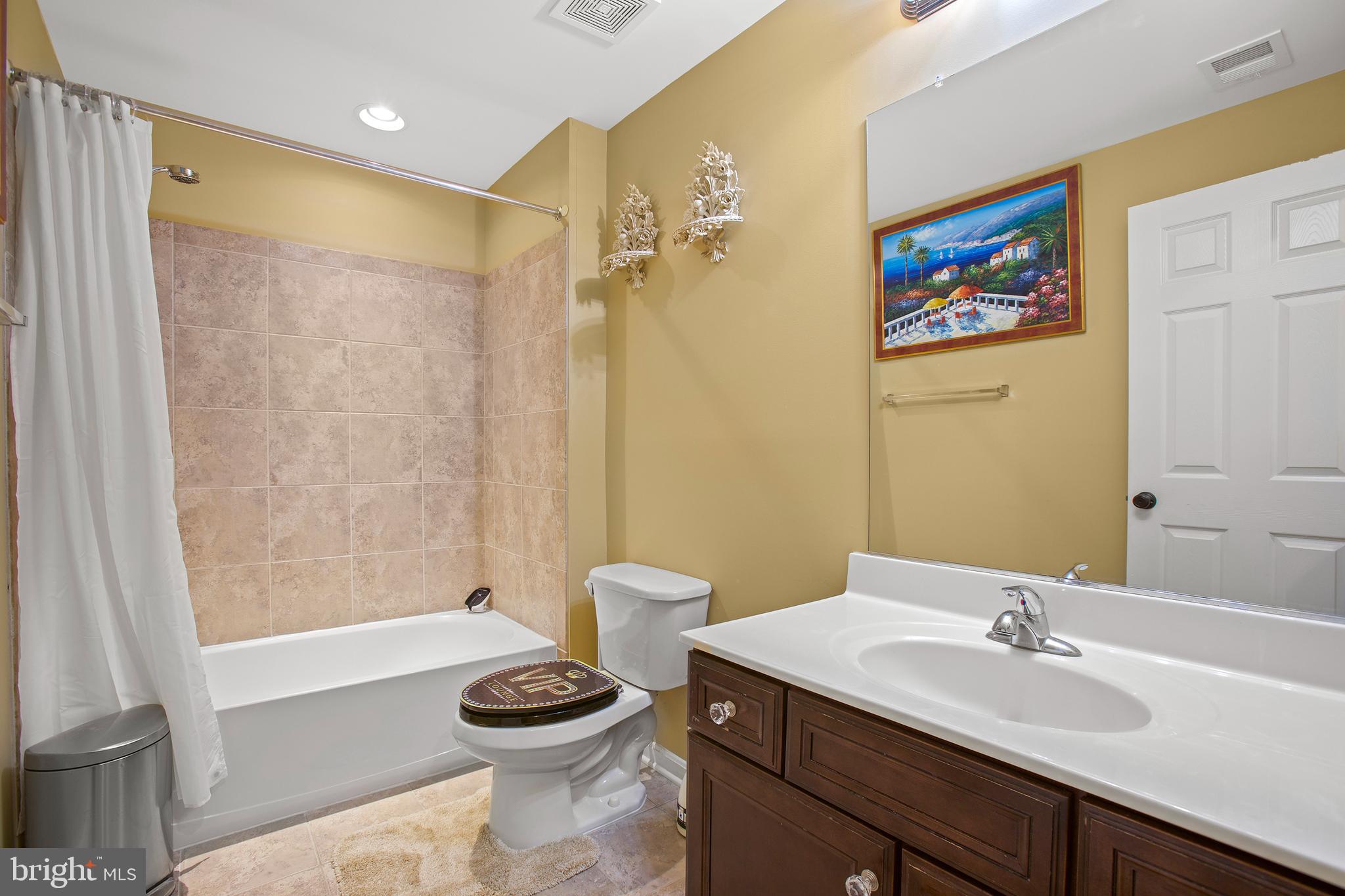 6109 BLACK OAK COURT