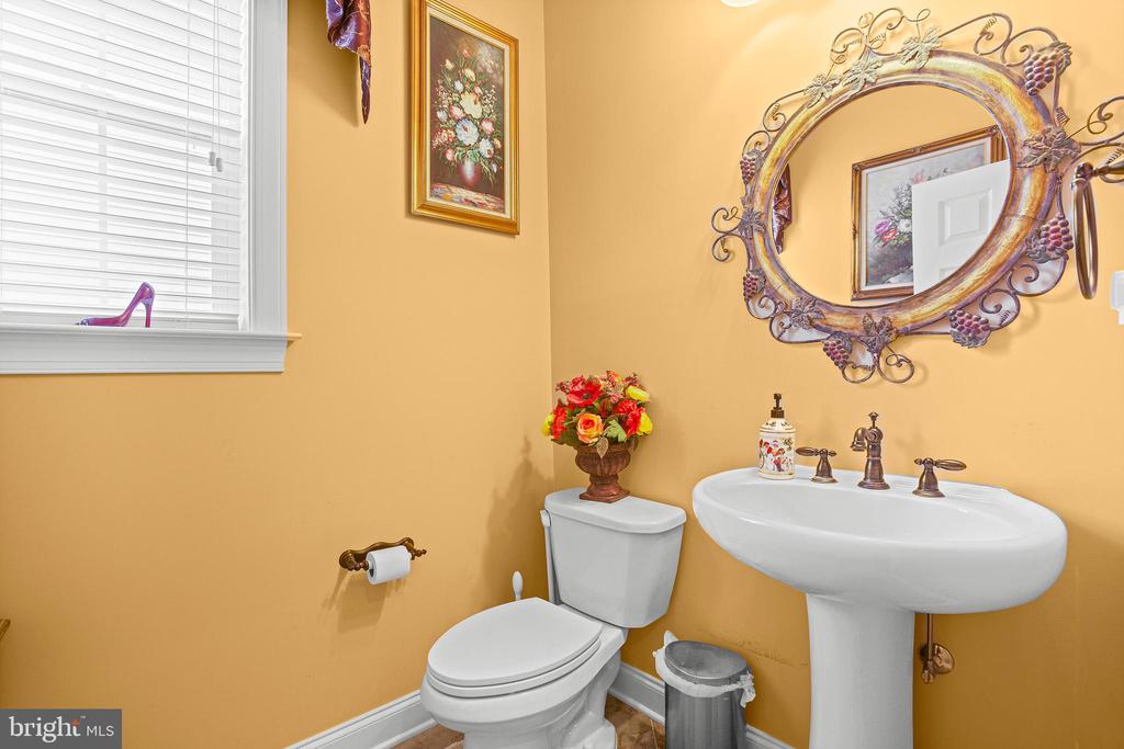 6109 BLACK OAK COURT