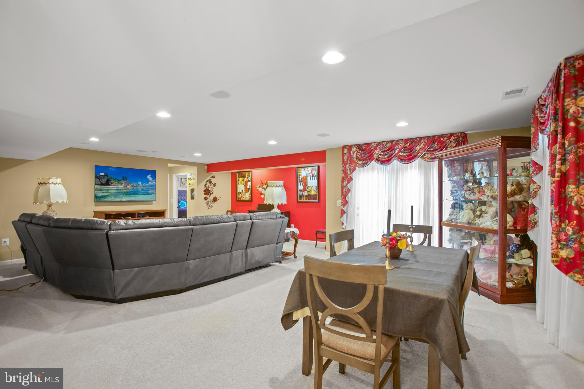 6109 BLACK OAK COURT