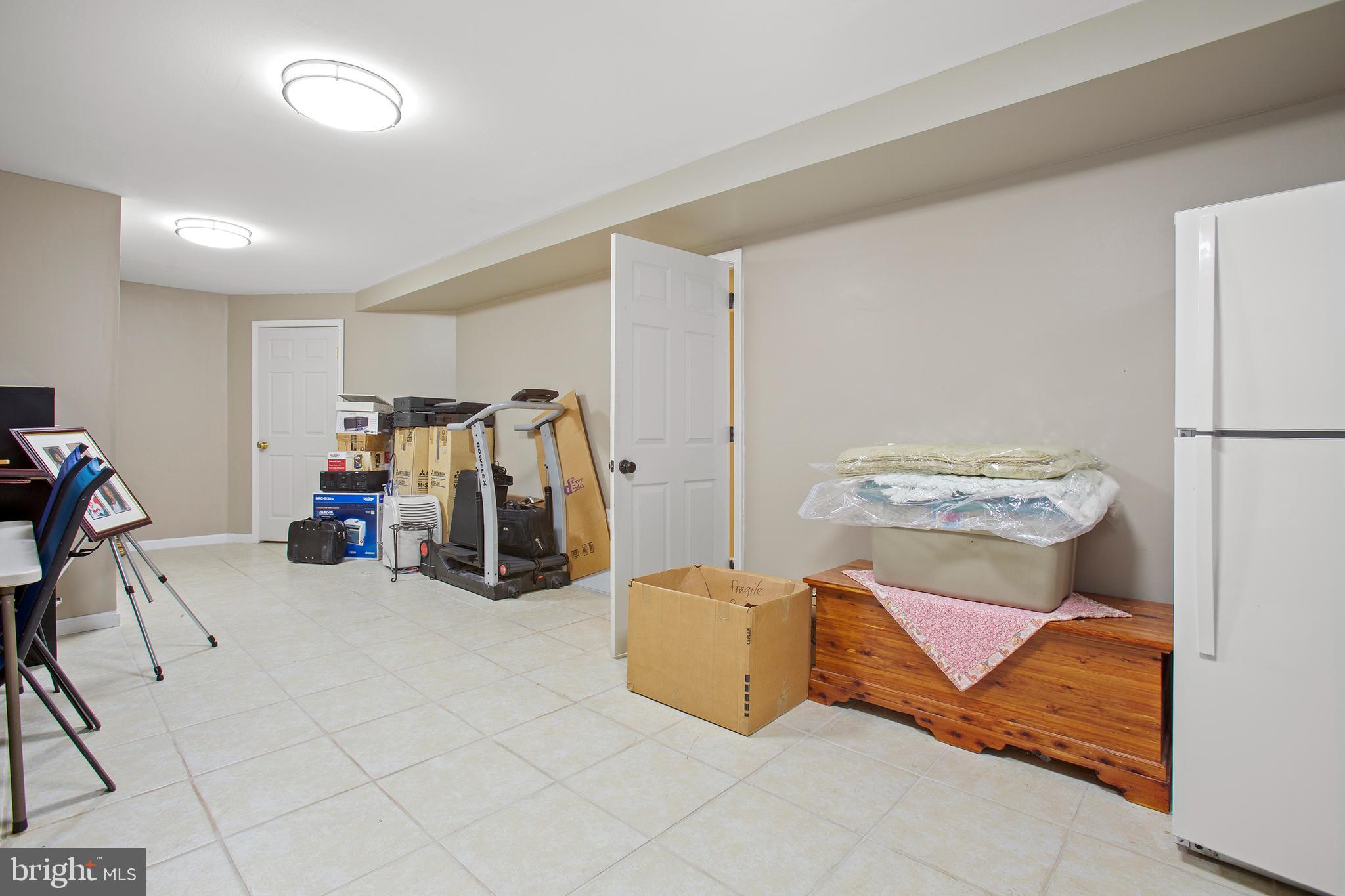 6109 BLACK OAK COURT