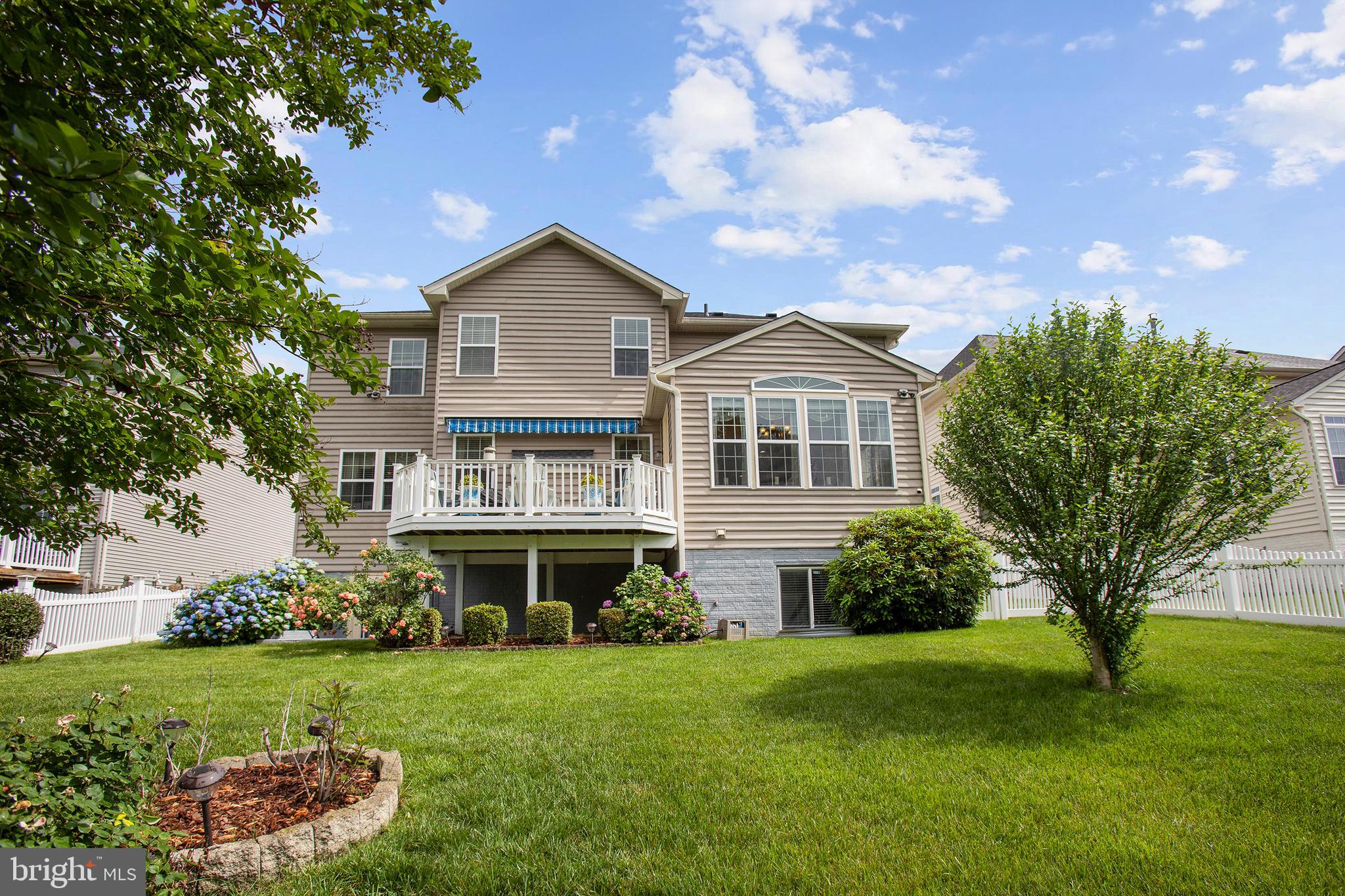 6109 BLACK OAK COURT