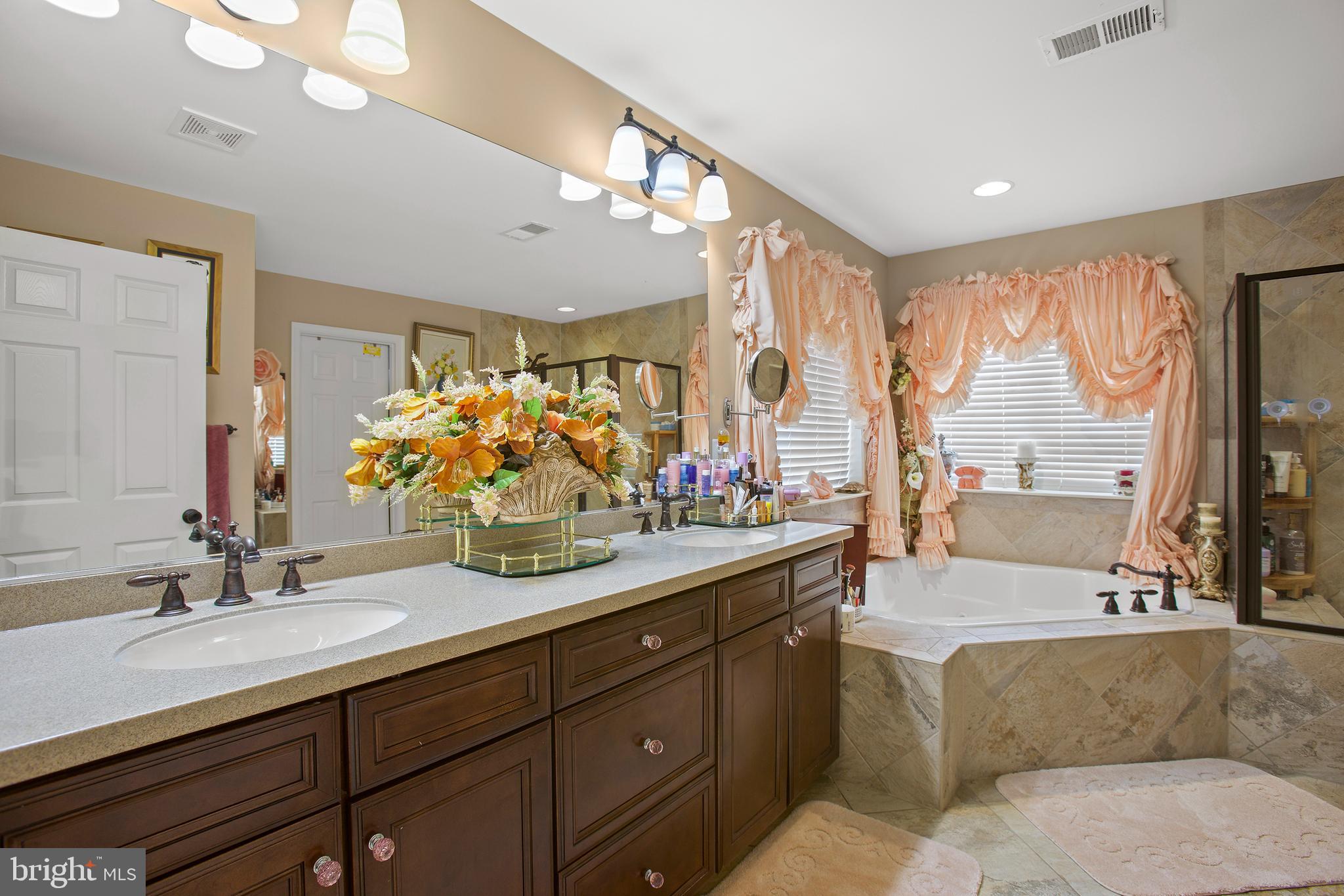 6109 BLACK OAK COURT