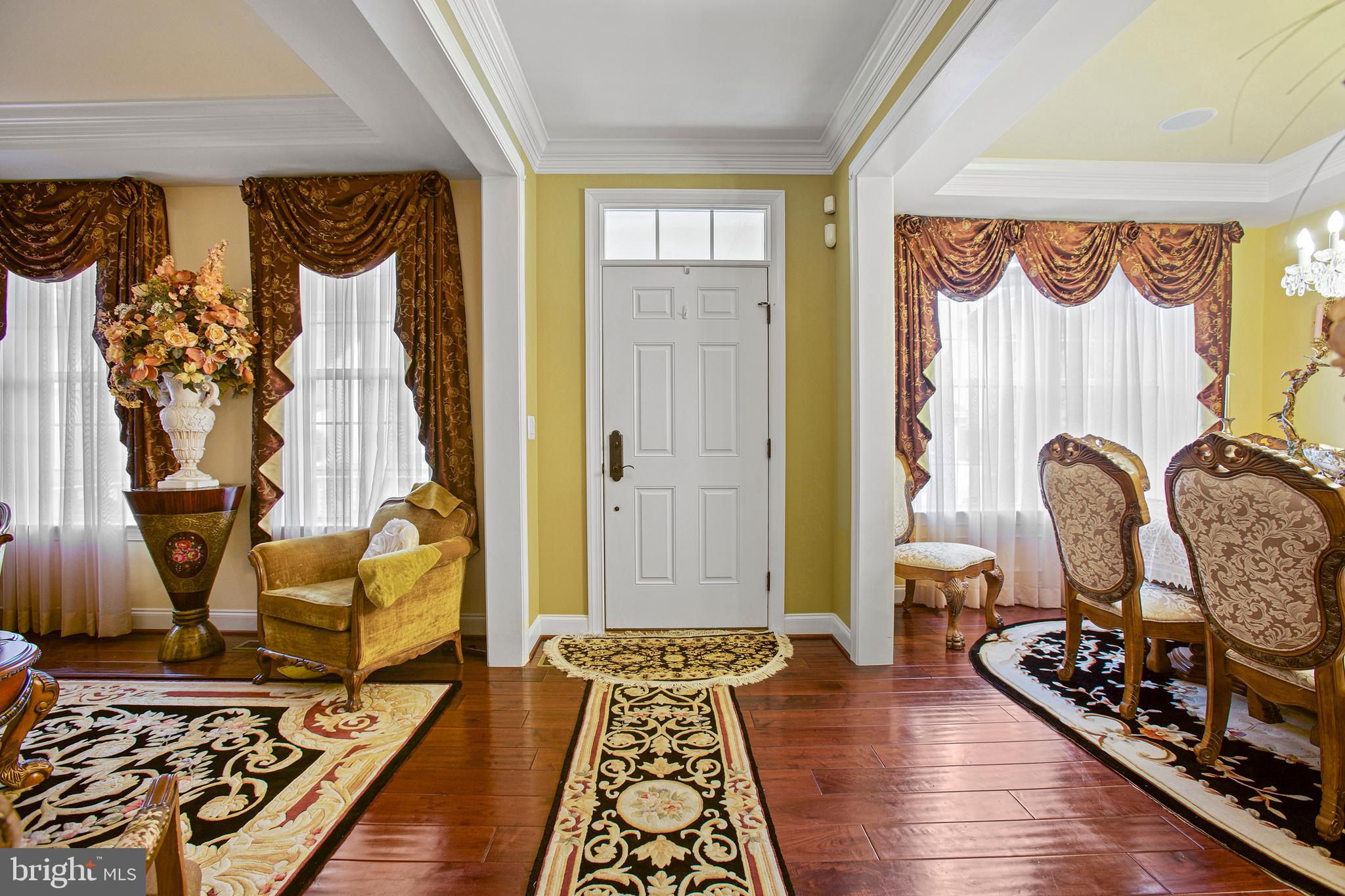 6109 BLACK OAK COURT