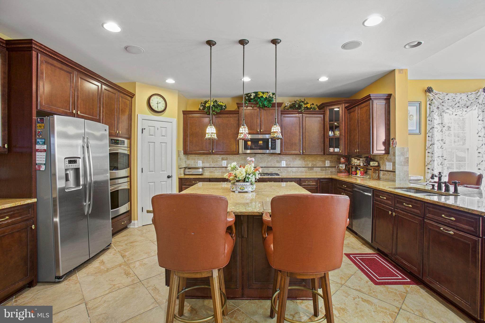 6109 BLACK OAK COURT