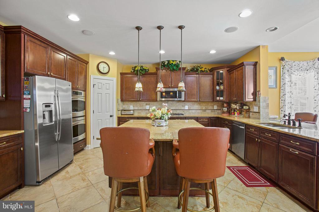 6109 BLACK OAK COURT