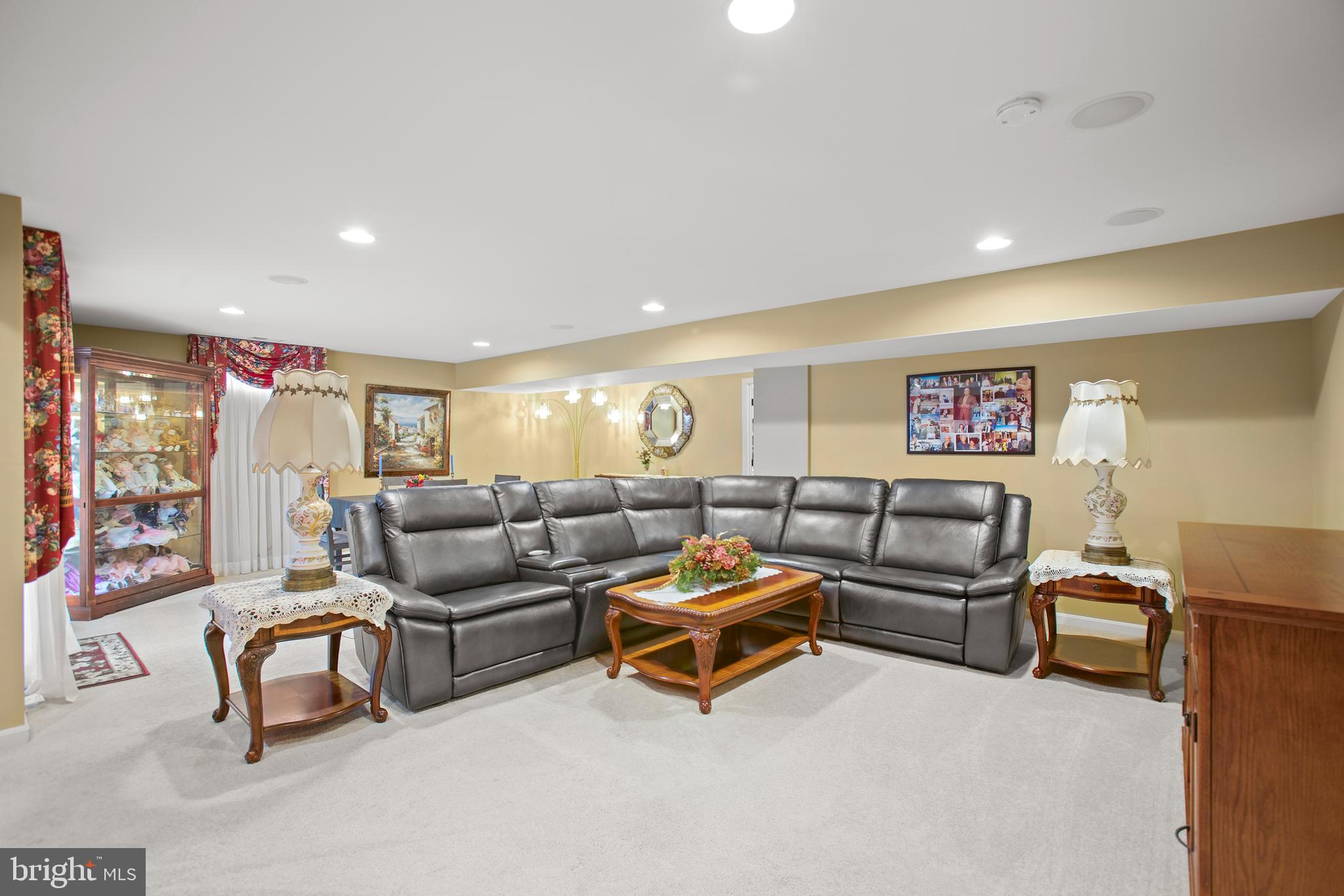 6109 BLACK OAK COURT