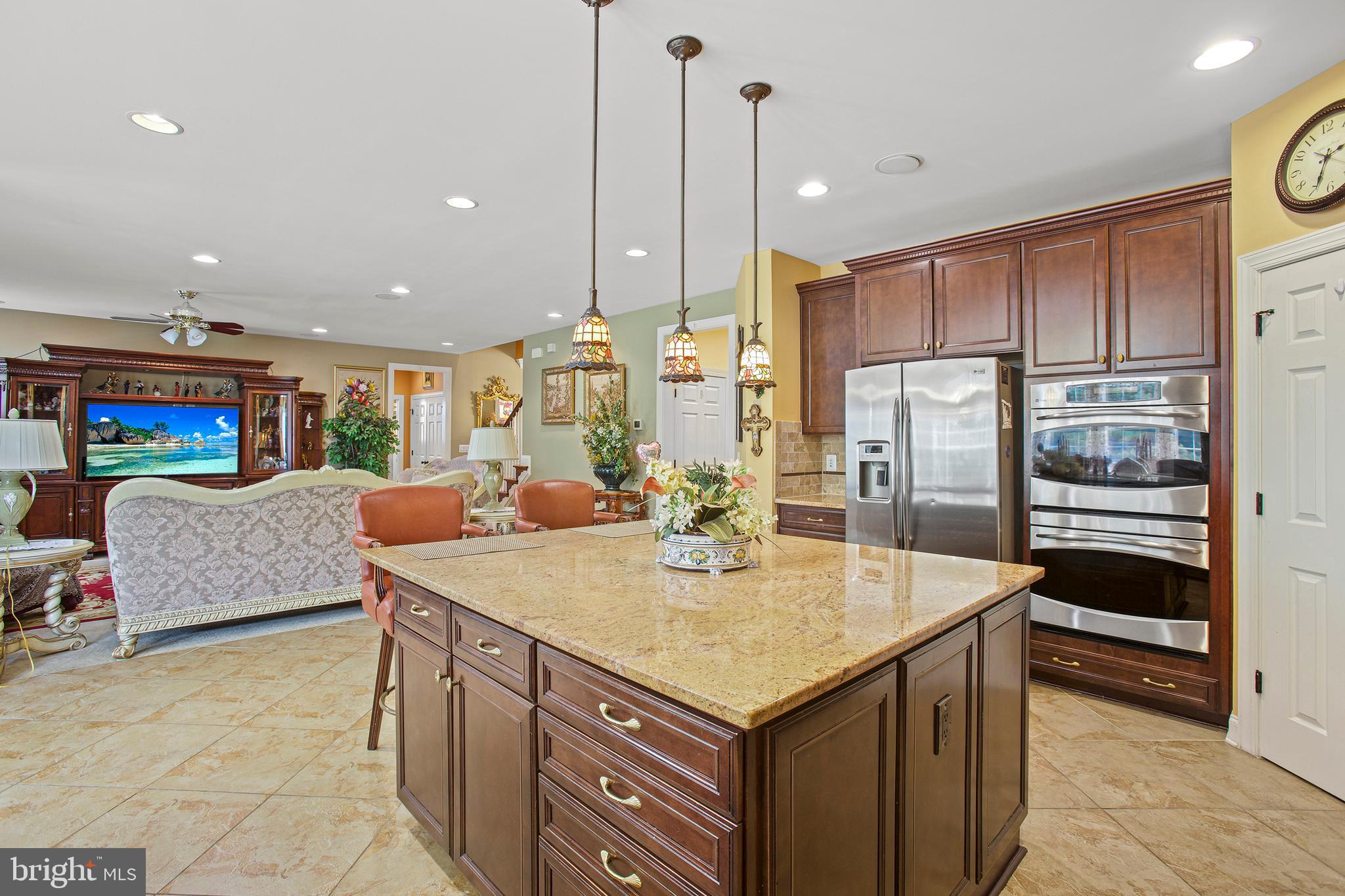 6109 BLACK OAK COURT