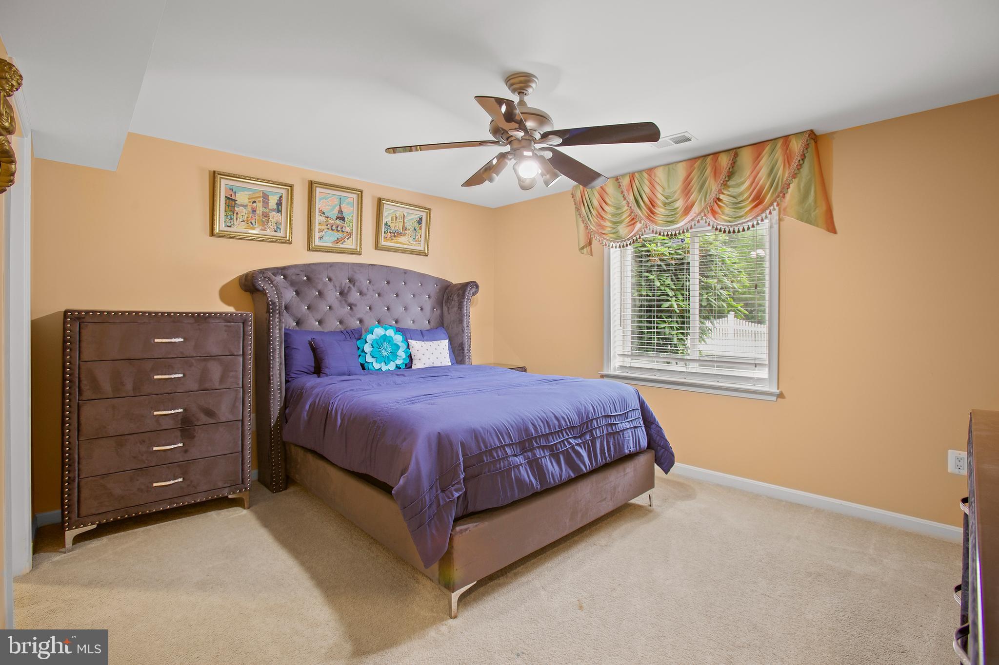 6109 BLACK OAK COURT