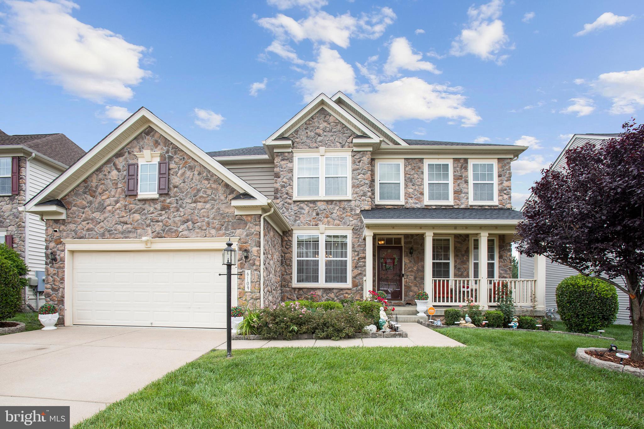 6109 BLACK OAK COURT