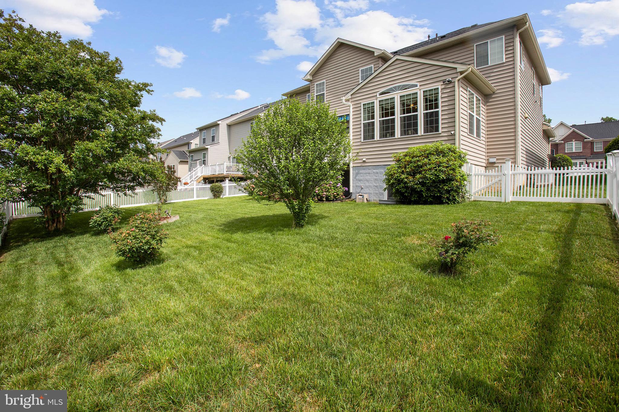 6109 BLACK OAK COURT