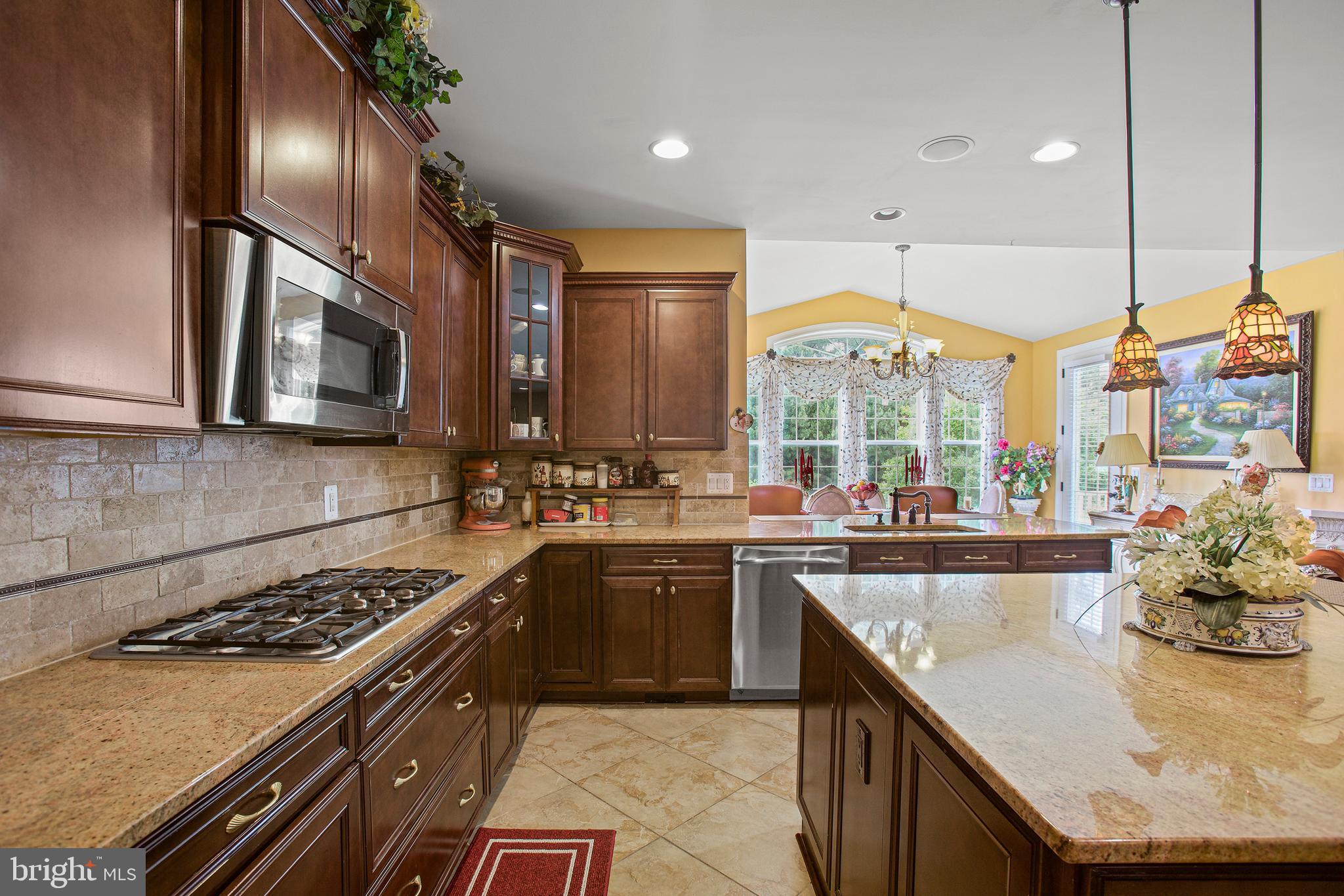 6109 BLACK OAK COURT