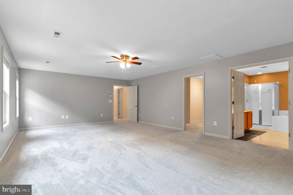 9400 AMERICA LANE