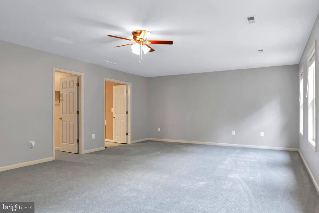 9400 AMERICA LANE