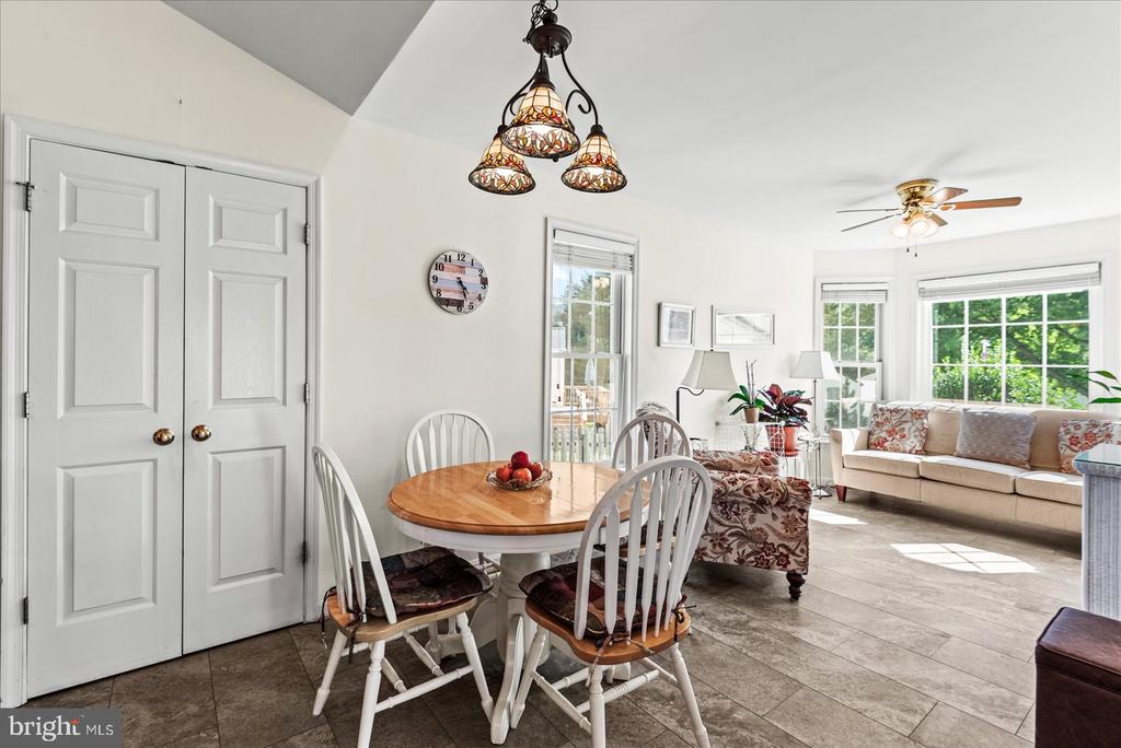 10415 KINGS COVE COURT