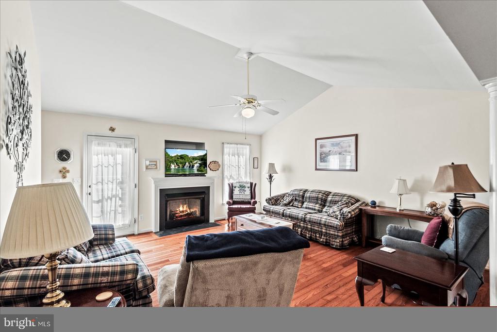 10415 KINGS COVE COURT
