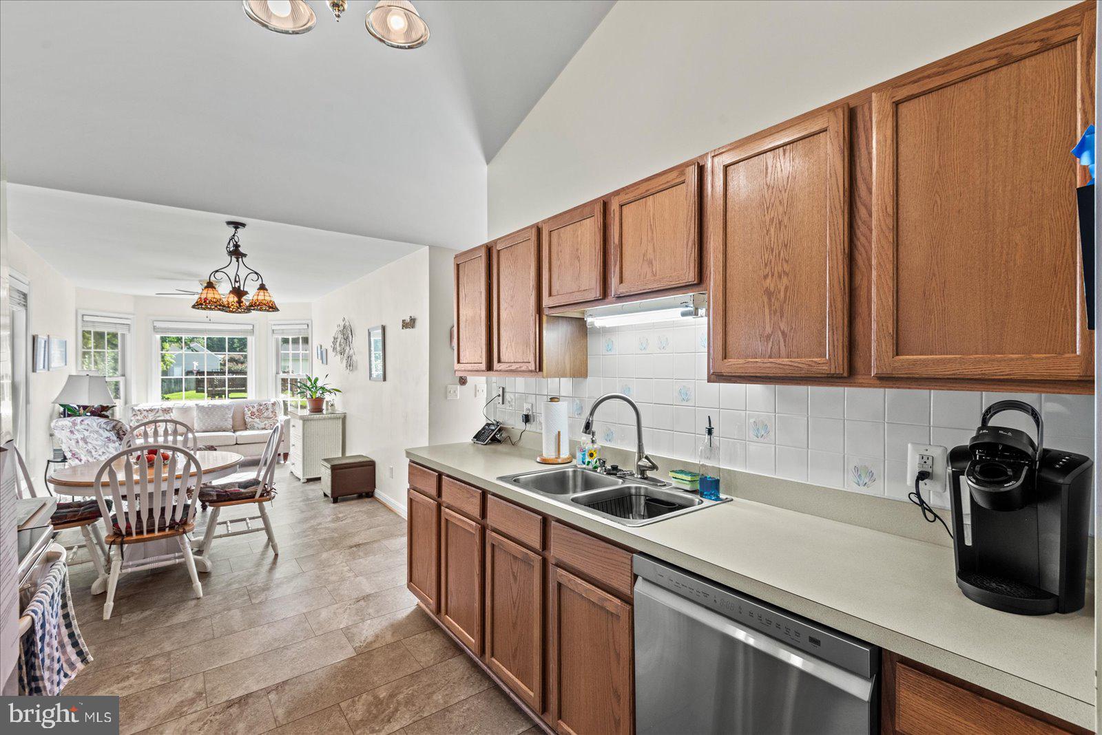 10415 KINGS COVE COURT