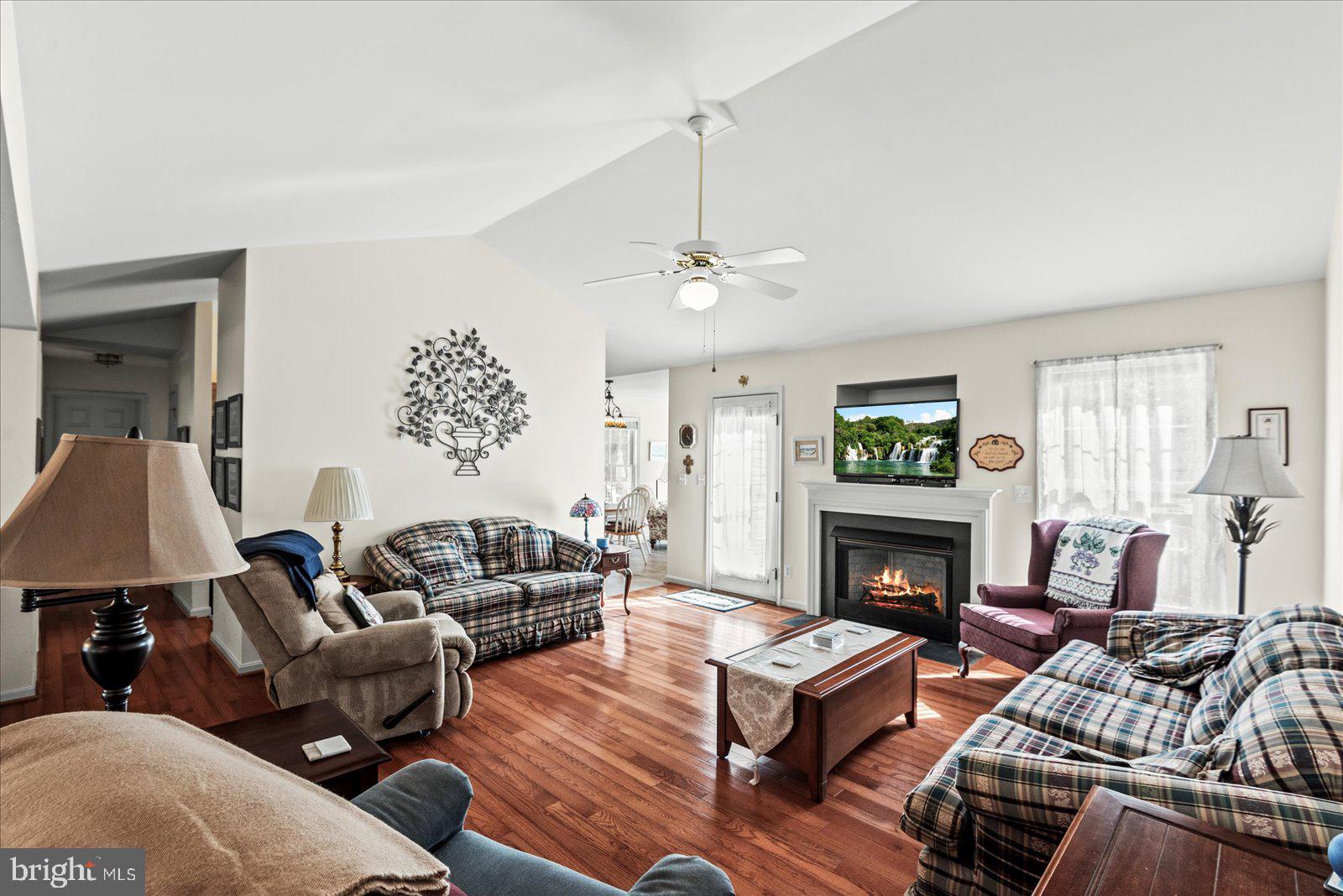 10415 KINGS COVE COURT