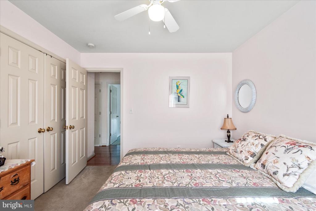 10415 KINGS COVE COURT