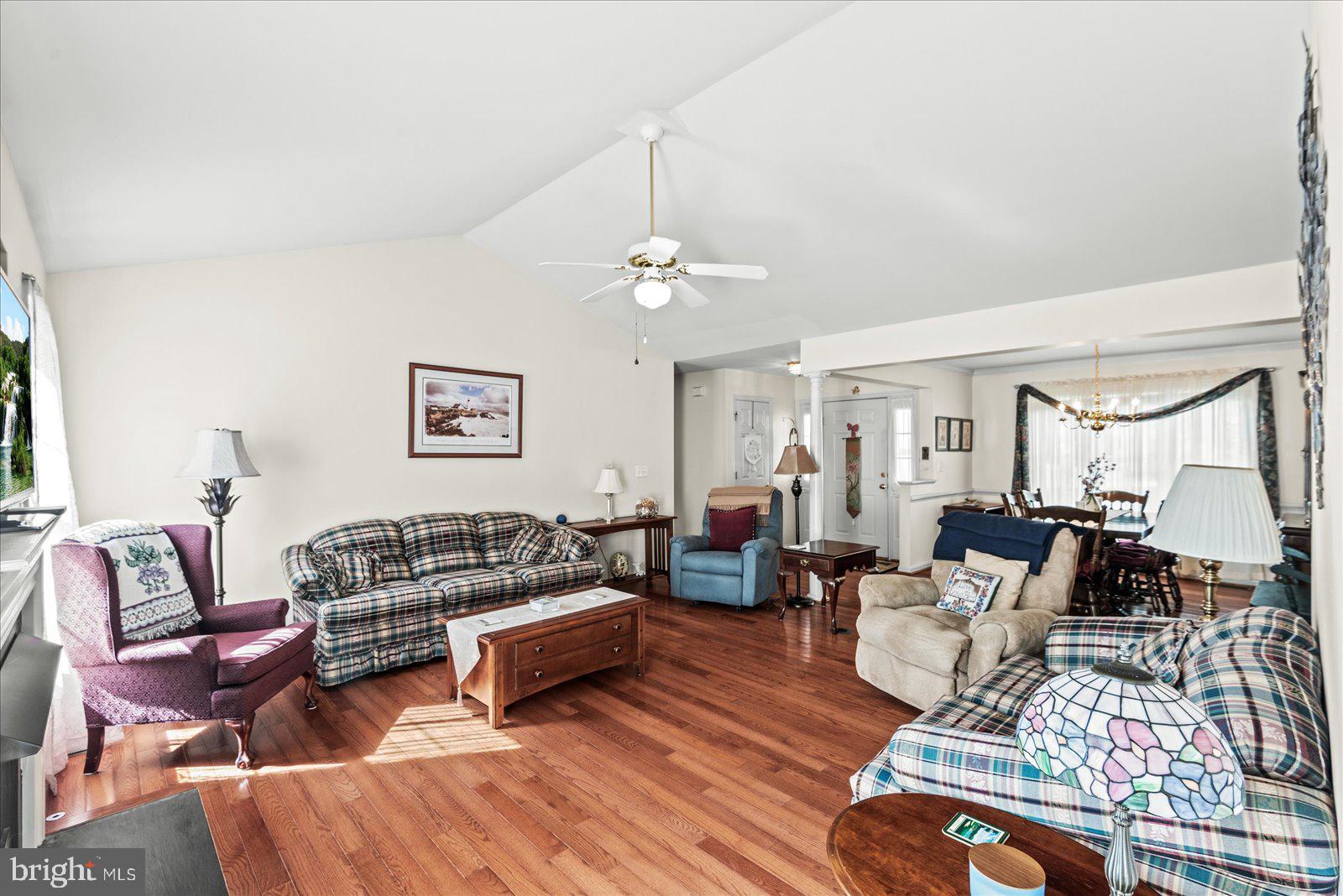 10415 KINGS COVE COURT