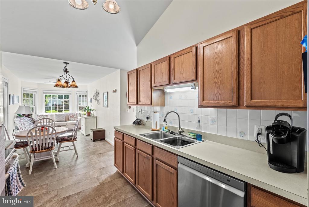 10415 KINGS COVE COURT