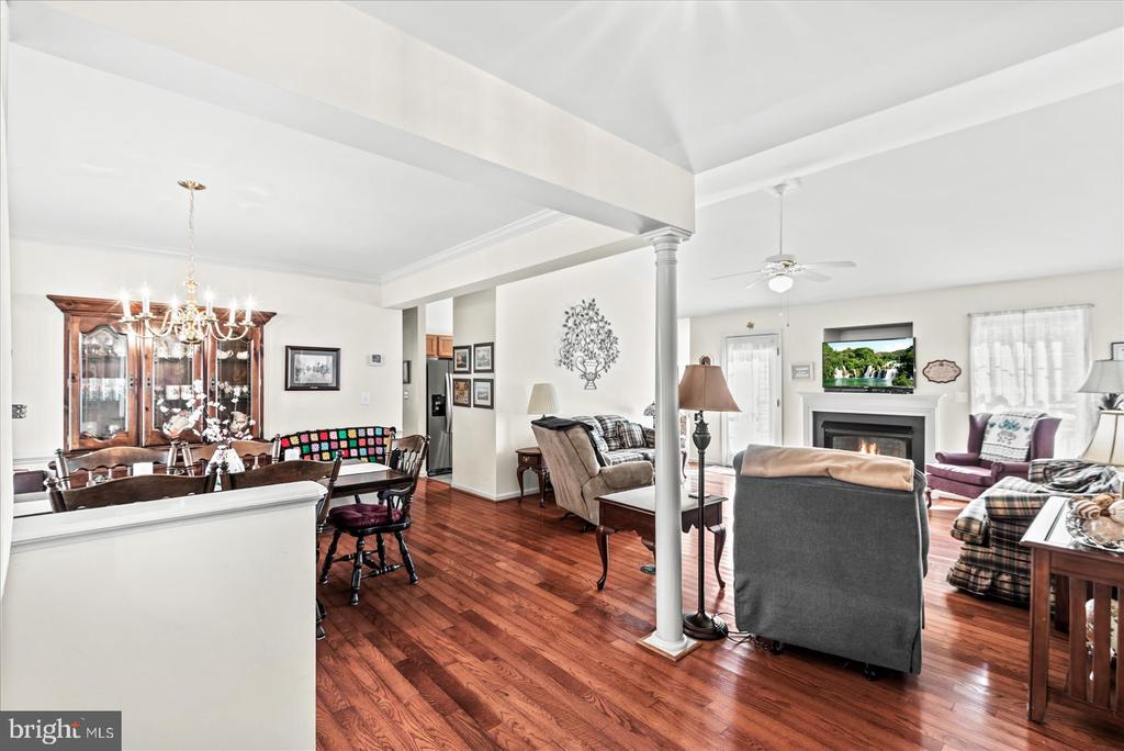 10415 KINGS COVE COURT