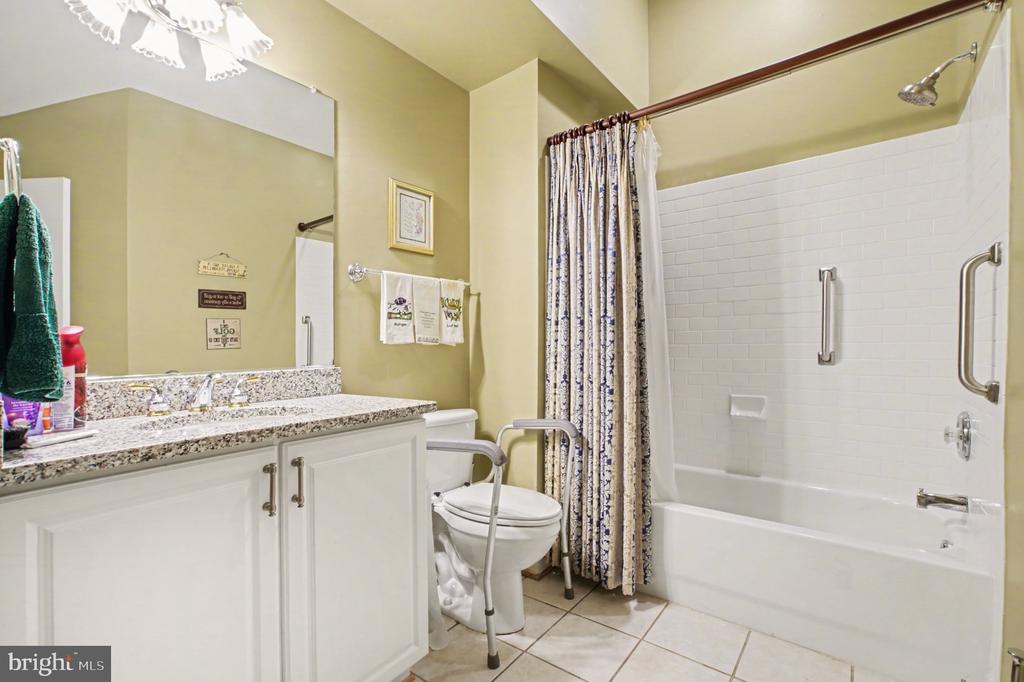 6223 AUTUMN LEAF DRIVE