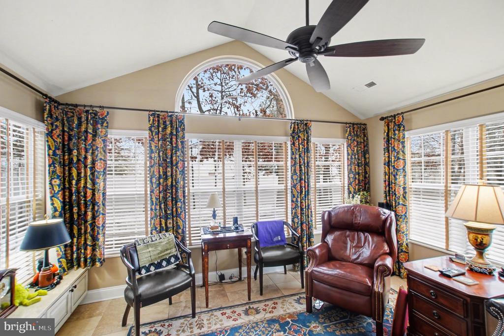 6223 AUTUMN LEAF DRIVE