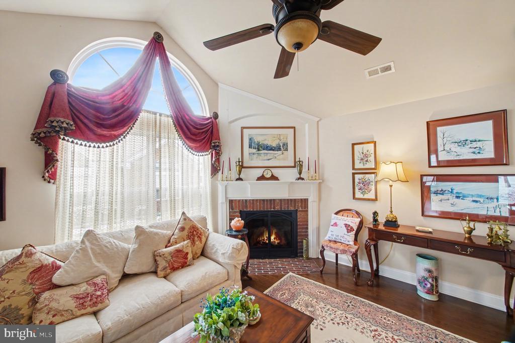6223 AUTUMN LEAF DRIVE