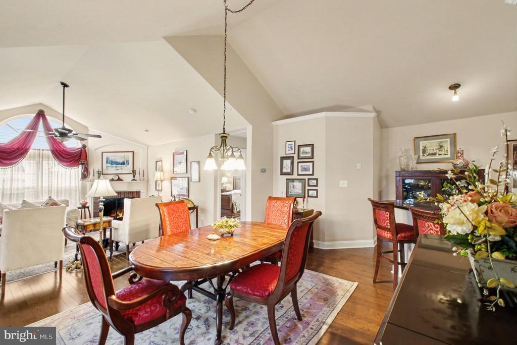 6223 AUTUMN LEAF DRIVE
