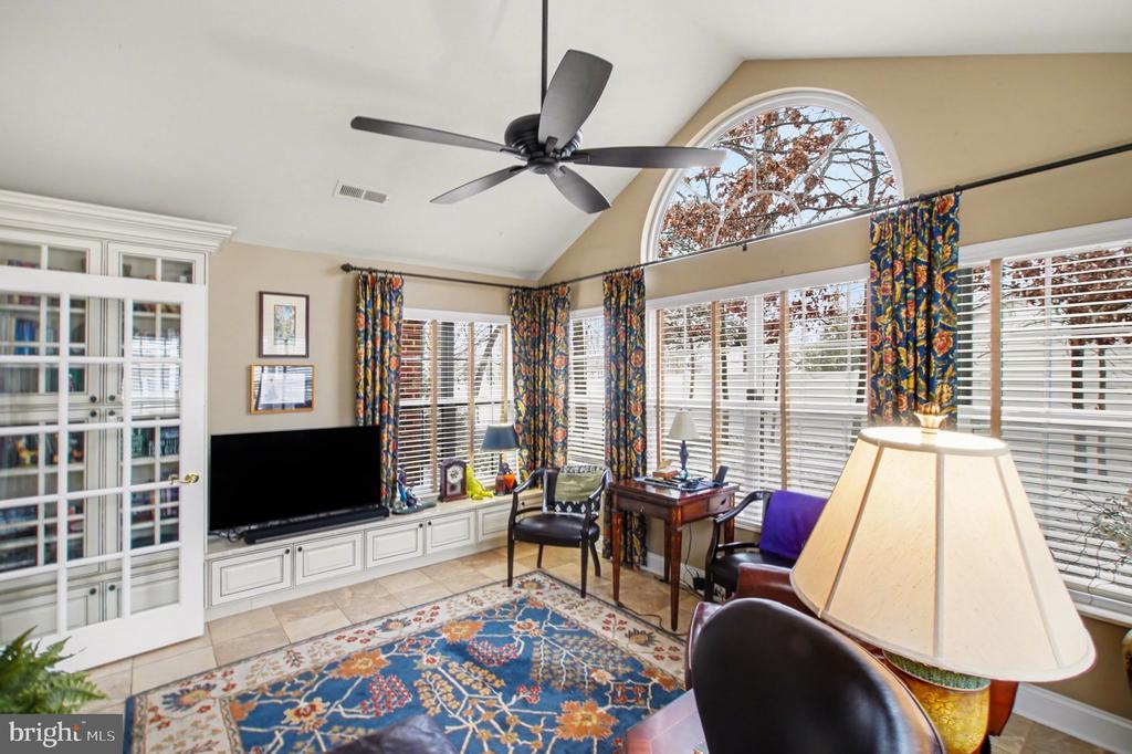 6223 AUTUMN LEAF DRIVE