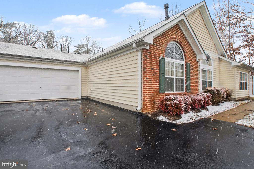 6223 AUTUMN LEAF DRIVE