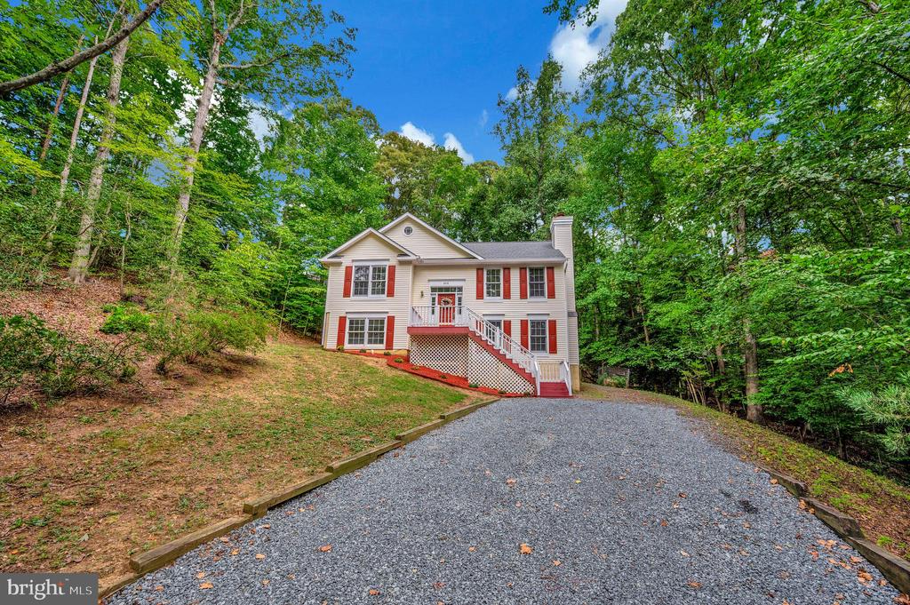3218 TITANIC DRIVE
