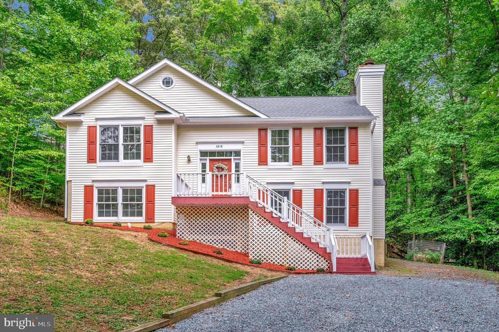 3218 TITANIC DRIVE
