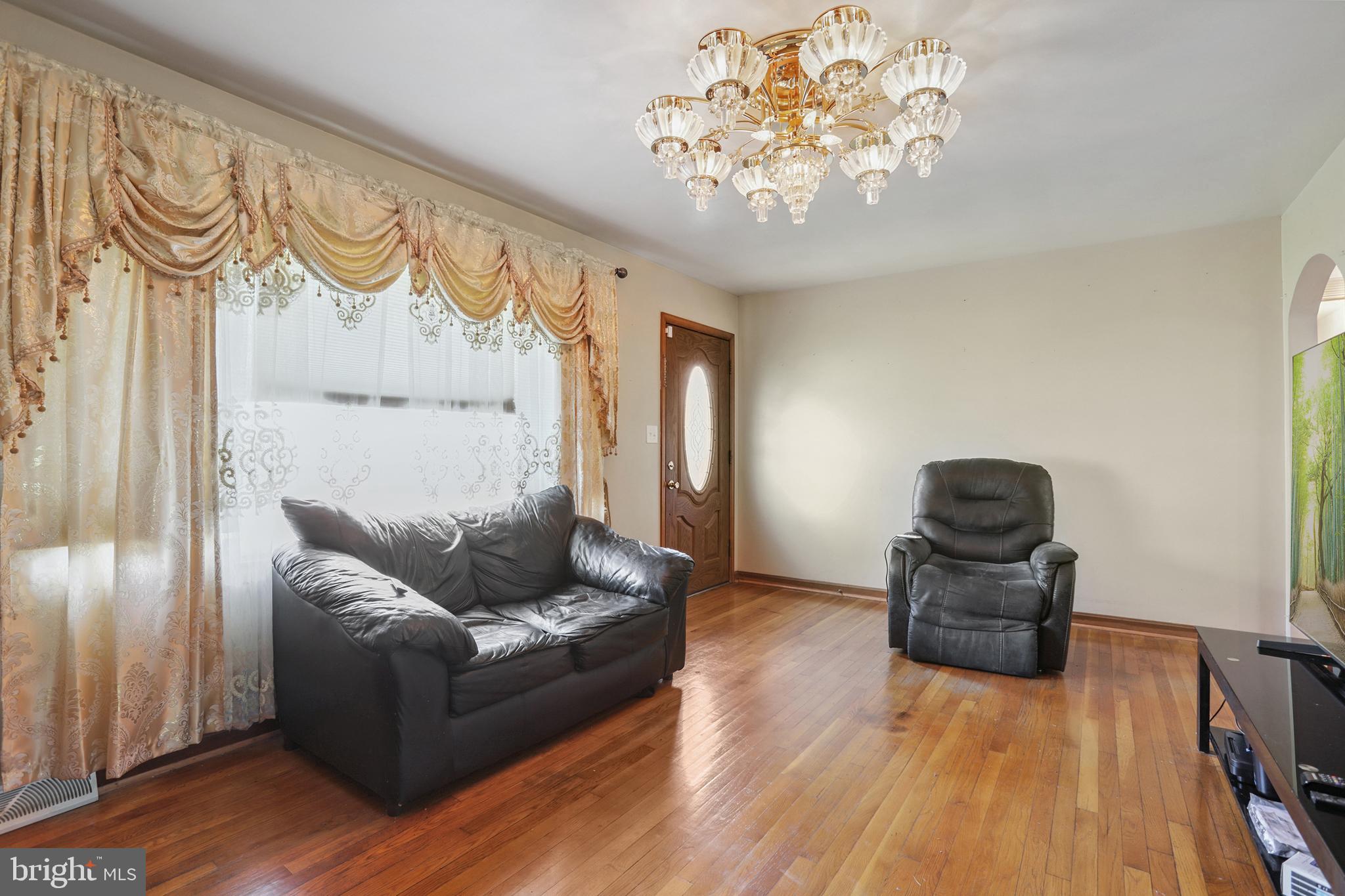 215 MOUNT PLEASANT BOULEVARD