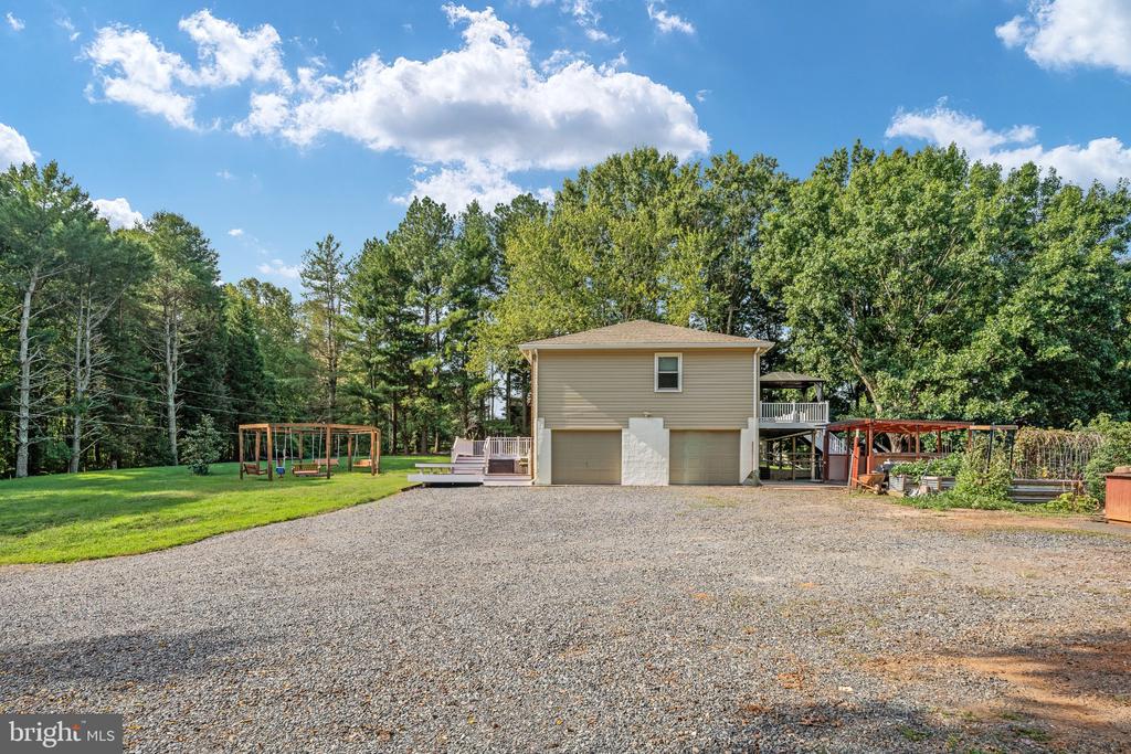 31 APACHE LANE