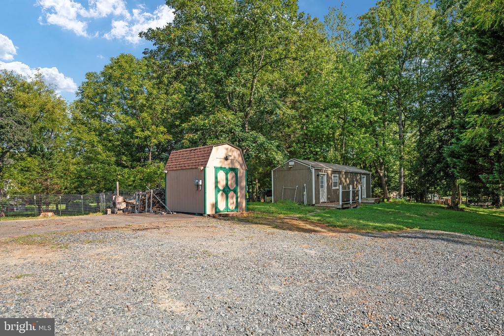 31 APACHE LANE
