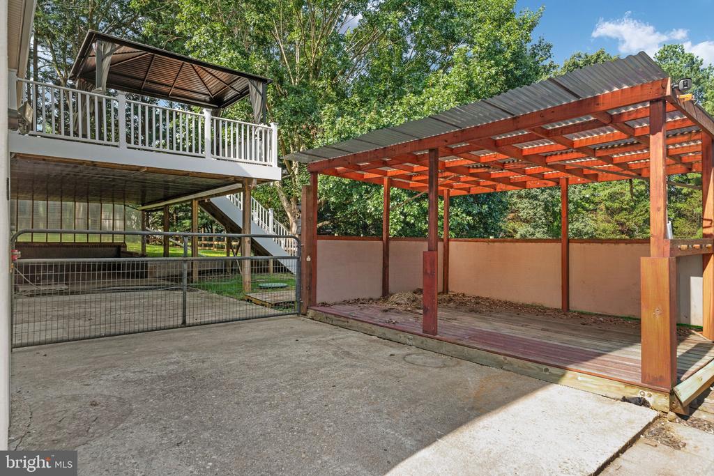 31 APACHE LANE