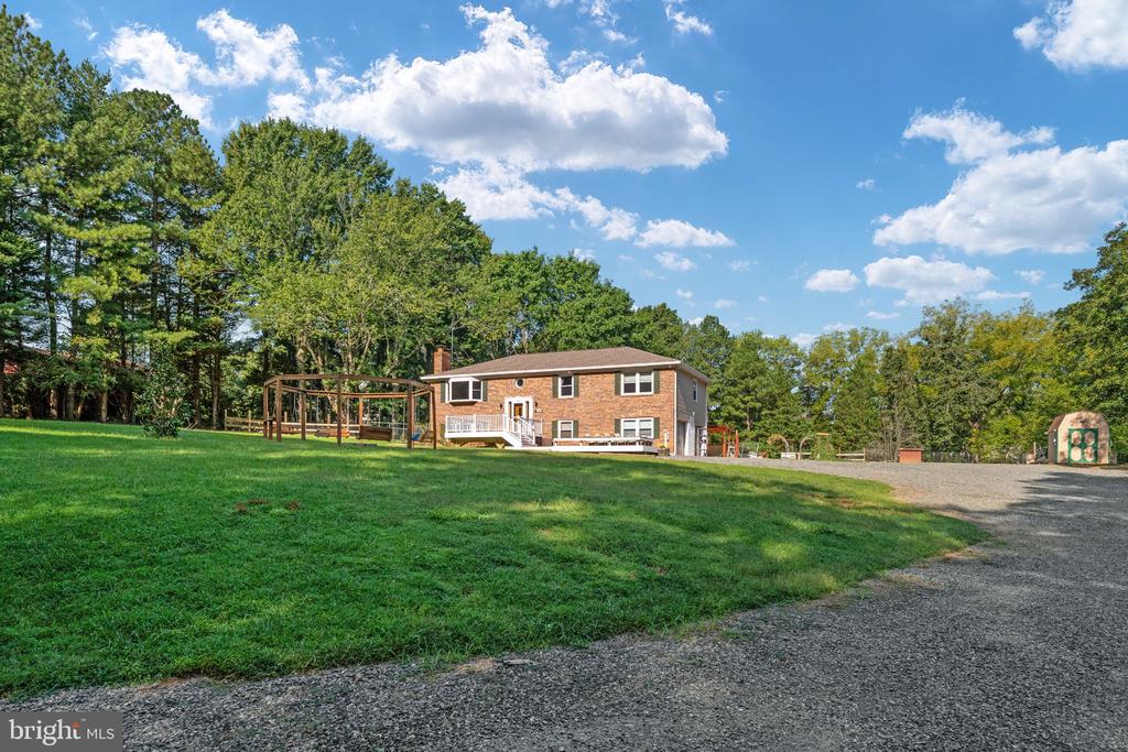 31 APACHE LANE