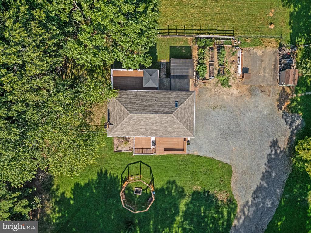 31 APACHE LANE