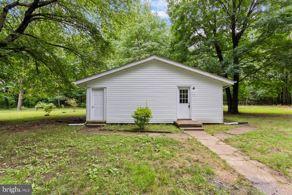 1003 CEDAR HILL ROAD